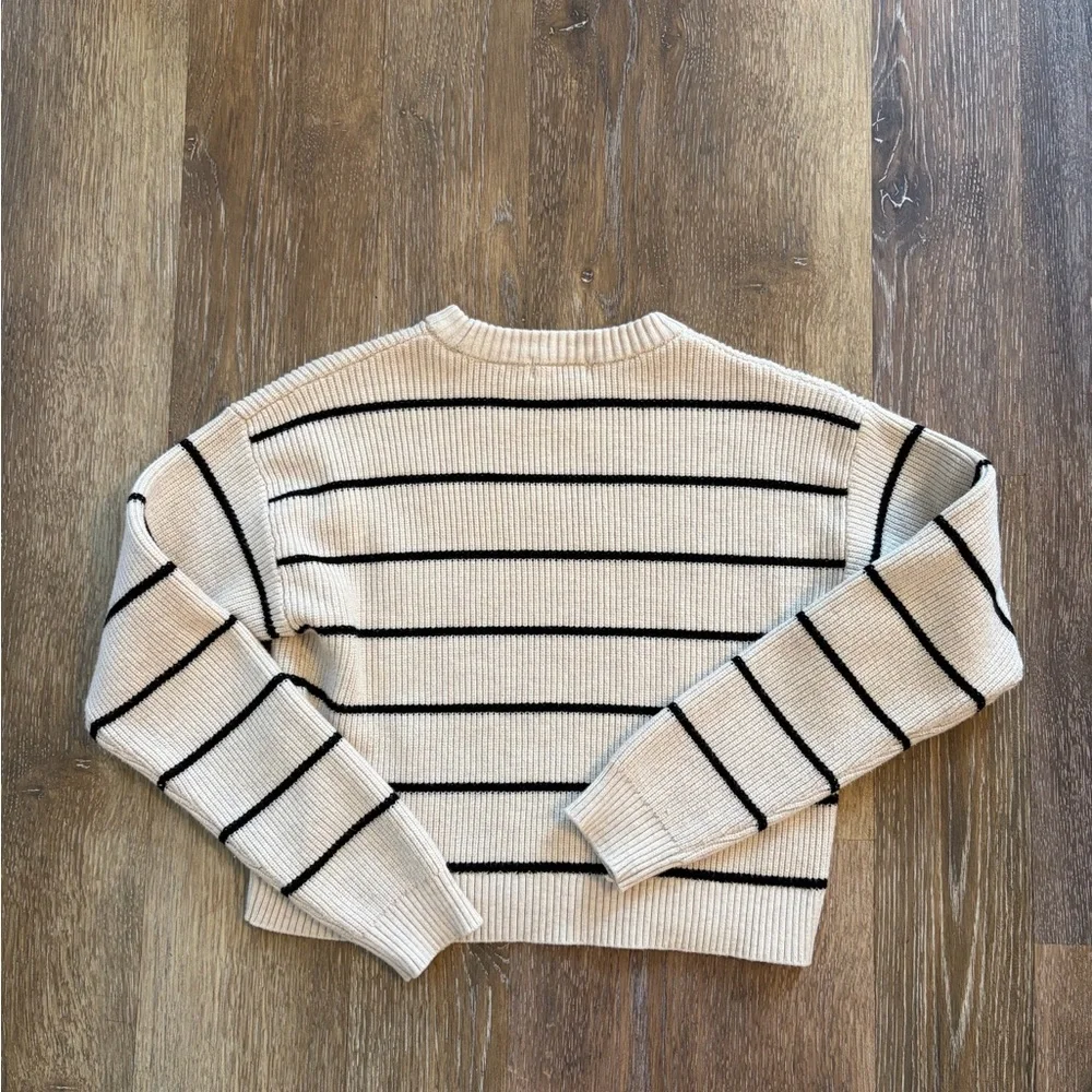 Bundle of girls long sleeved shirts sweatshirt, ribbed hoodie and sweater 11/12